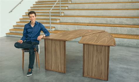 Op zoek naar voetstappen van de tour in nederland. HMC'er Hugo van den Haak maakt tafel voor Tour-talkshow De ...