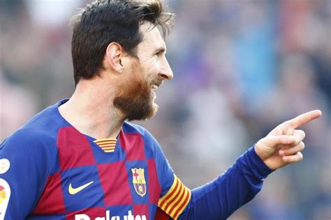 Barcelona Feiert Messi Vier Tore Bei 5 0 Sieg Gegen Eibar