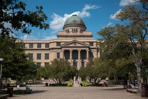 Texas A M Faculty University Should Not Let Outside Forces Guide