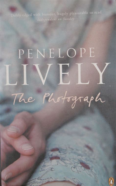 Review Of The Photograph By Penelope Lively Effect Of A Forgotten