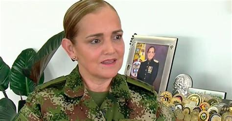 Ella Es La Primera Mujer En Ser General Médico Del Ejército También