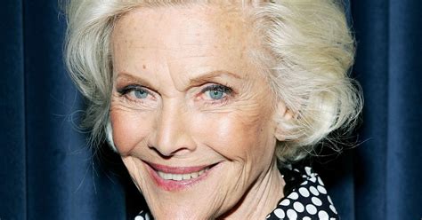 Honor Blackman Dies Actress Who Played Bond Girl Pussy Galore Dies Aged 94 Wales Online
