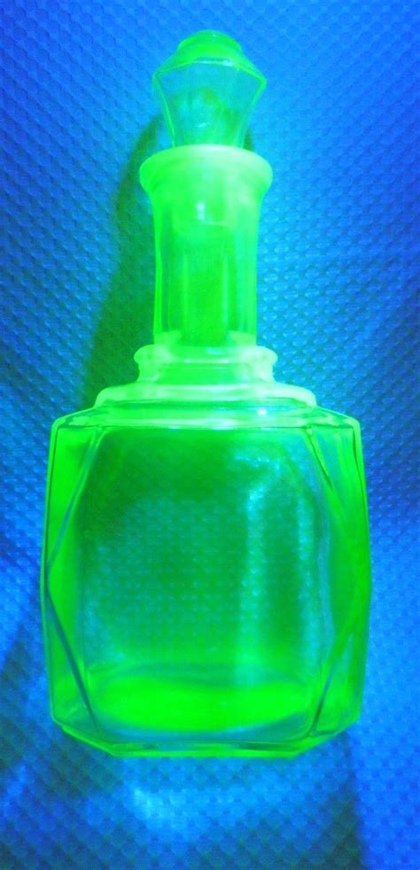 Vintage Anchor Hocking Green Depression Uranium Vaseline Glass Decanter