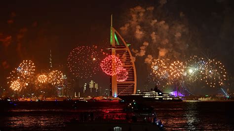 Dubai New Years Eve Fireworks Live Stream 2021 2022