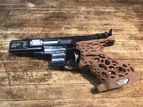Custom Grips For Pistol And Rifles