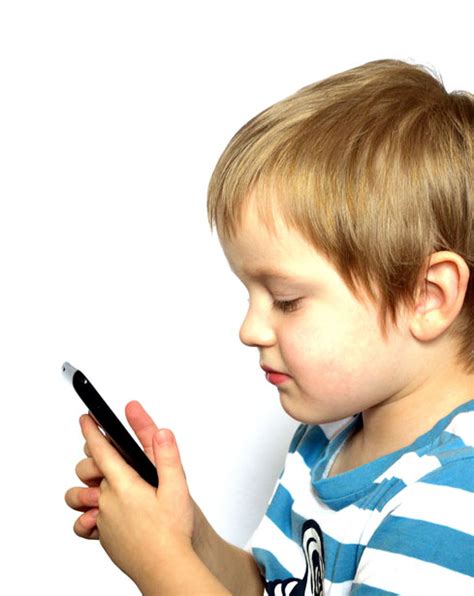 Tips For Teaching Kids About Responsible Cell Phone Use