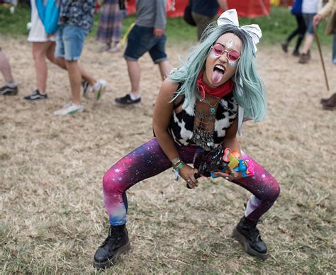 Glastonbury 2017 Brits Flash Flesh In Most Outrageous Festival Ever