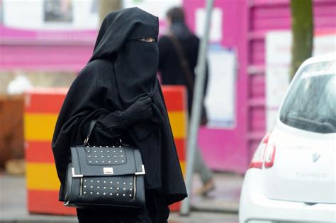 Une Femme Condamnée Pour Port Du Niqab Attaque LÉtat Français