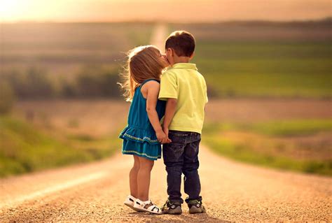 Cute Child Love Wallpapers