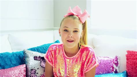 The 16 years old jojo siwa is too young to be involved in a serious relationship so there is no way of having a boyfriend. Pin on JoJo Siwa