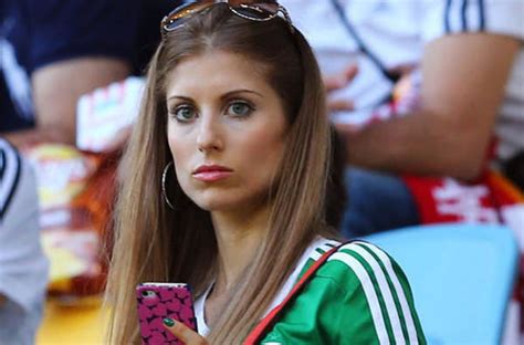 Hummels' career before his bayern return a year later and hummels. Cathy-Fischer-novia-de-Matts-H_54371772138_54115221154_600 ...