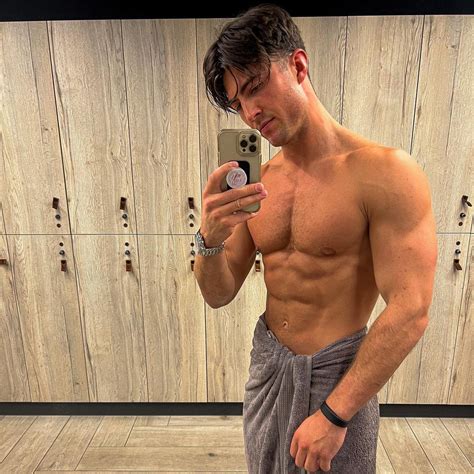 Hollyoaks Off The Charts Sam Jackson Shirtless On Recent Insta