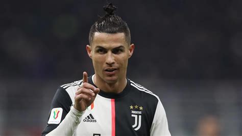 One of the world's best players, cristiano ronaldo won everything with manchester united before completing a world record £80m transfer to real madrid in . Cristiano Ronaldo: Neunjähriger Sohn startet seine ...