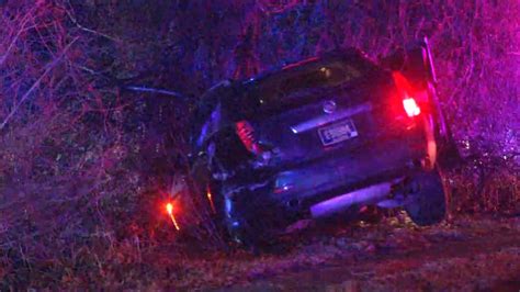 Delaware Crash 1 Dead After Car Goes Off Road And Into Trees In Newark