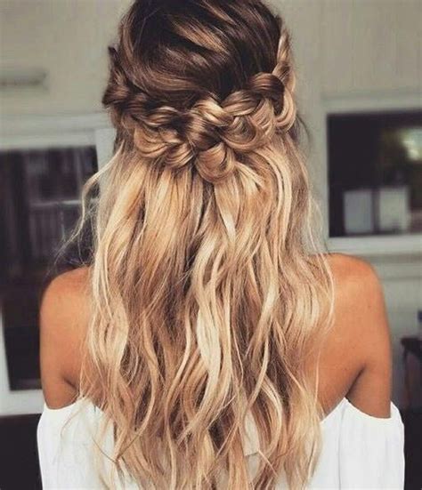 20 Photos Cute Long Hairstyles For Prom