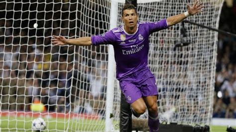 How Tall Is Ronaldo Height Of Real Madrid Star Sports Illustrated