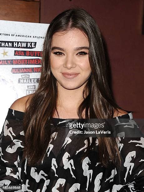Hailee Steinfeld 11 August 2015 Photos And Premium High Res Pictures