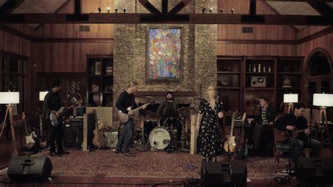 Music Preview Tedeschi Trucks Bands Fireside Live Tour Is On Its Way The Arts Fuse