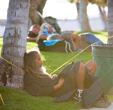 Honolulu Shores Up Tourism With Crackdown On Homeless The New York Times