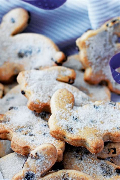 Traditional+Easter+cookies+with+currants+and+spice ...