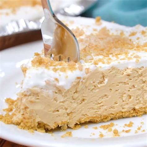 Line the bottom of a 13x9x2 inch pan with 1 bag of cookies and layer. Paula Deen Ultimate Peanut Butter Banana Pie - Banana Poster