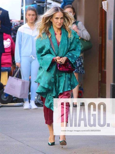 Ny Sarah Jessica Parker On Set In The Upper East Side New York Us Actress Sarah Jessica Parker I