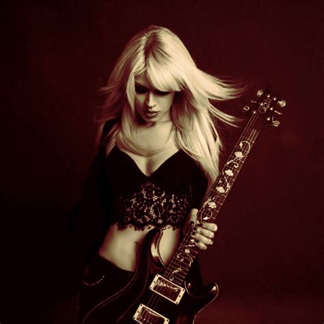 Pin By Painkiller On Lady Rockers With Images Female Guitarist