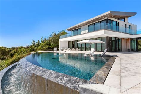 7 Luxurious Homes For Sale With Breathtaking Infinity Pools