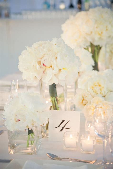 55 White Wedding Ideas For Romantic Wedding Deer Pearl Flowers