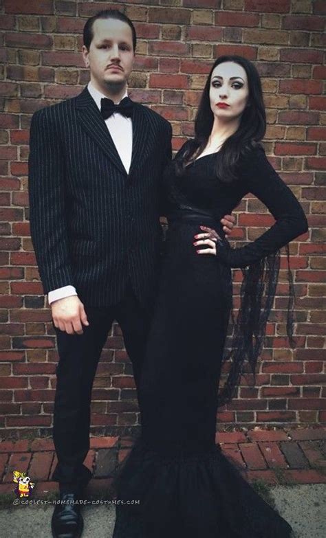 Cool Morticia And Gomez Addams Couple Costume Trajes De Halloween Diy