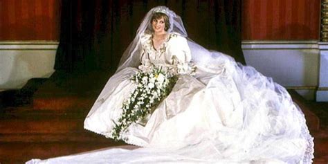 Princess Diana S Wedding Dress Handed Down To William And Harry Huffpost