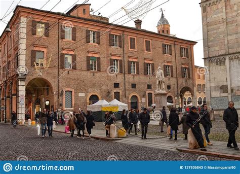 Modena, Emilia Romagna, Italy. December 2018. Piazza Maggiore Editorial Stock Photo - Image of ...