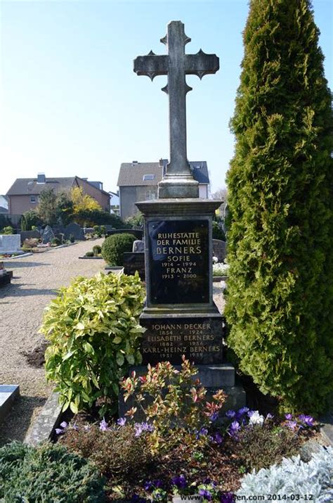 Infos zu den marktständen auf dem wochenmarkt rheindorf in leverkusen. Leverkusen, Bild: Friedhof Rheindorf, Berners