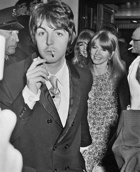 Paul Mccartney Beatles Paul Mccartney And Wings Linda Mccartney The Beatles Beatles Photos