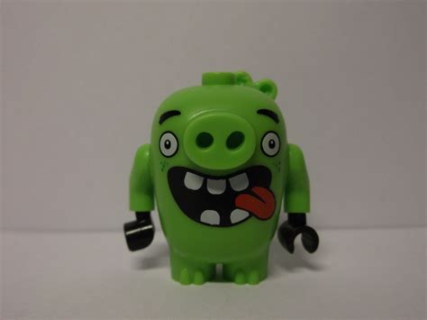 Lego Angry Birds Red Bomb And Pig Minifigures Showing Up On Ebay