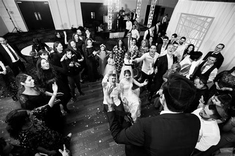 A Guide To Torontos Best Jewish Wedding Photography