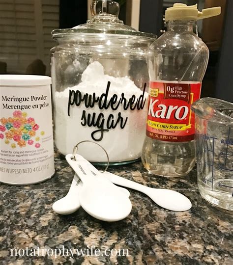 1 tablespoon light corn syrup to 2 pounds (~907 grams) icing sugar. The Best Royal Icing Recipe - | Icing recipe, Royal icing ...
