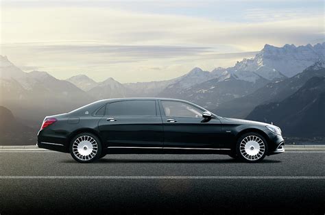 Mercedes Maybach S560 Limousine Photograph By Aleksandr Zavatskiy