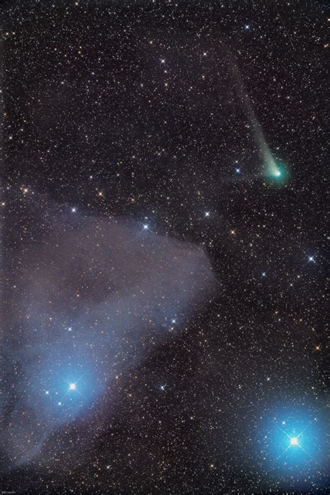 Apod 2022 August 20 Stardust And Comet Tails Nasa Pictures