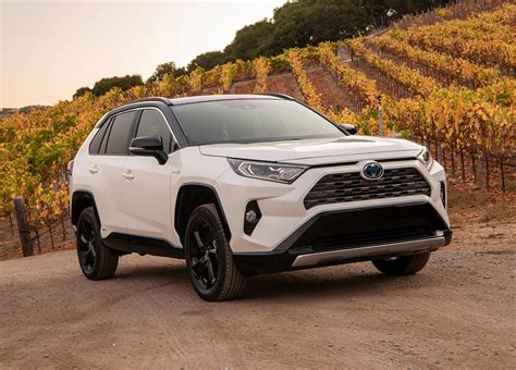 Edmunds also has toyota rav4 hybrid pricing, mpg, specs, pictures, safety features, consumer reviews and more. 2019 Toyota RAV4 XSE AWD Hybrid: more sport, more utility ...
