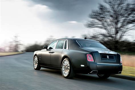Check the carfax, find a low miles phantom, view phantom photos and interior/exterior features. 2020 Rolls-Royce Phantom: Review, Trims, Specs, Price, New ...