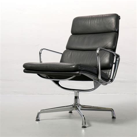 Great savings free delivery / collection on many items. EA 215 office chair by Charles & Ray Eames for Herman ...