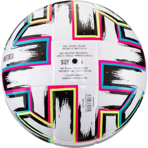 Fotball em 2021 er intet unntak. adidas EM 2021 UNIFO Training Fußball | Allee-Center ...