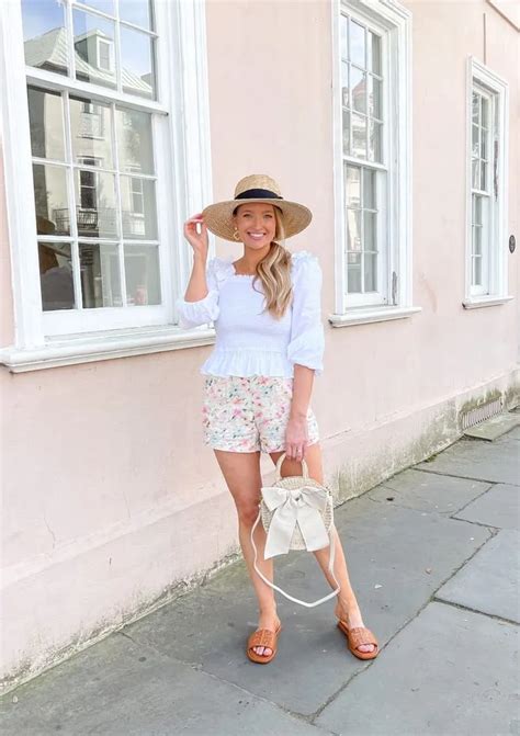 20 Comfy And Stylish Summer Travel Outfits For Your Next Trip In 2023