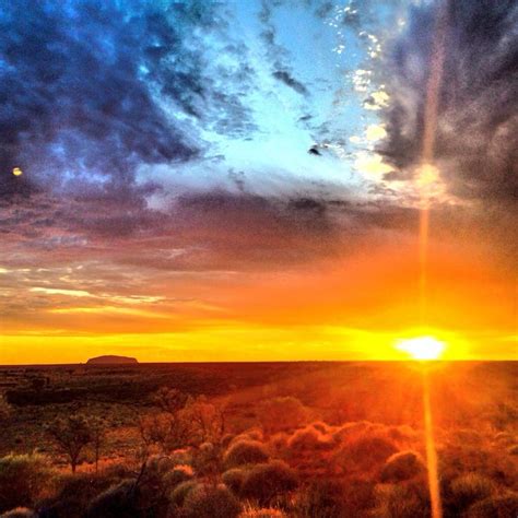 Early Morning Sunrise Photo Of Uluru Australia Pinterest