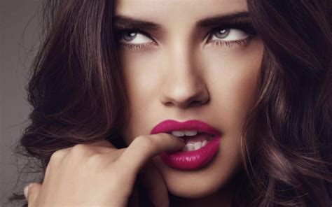 Download Wallpaper For 240x320 Resolution Adriana Lima Face Close