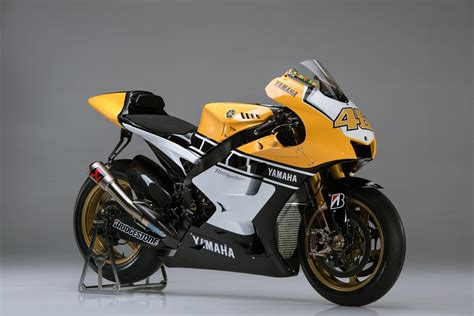 A Look At Valentino Rossis Yamaha Yzf M1 60th Anniversary Bike Gallery