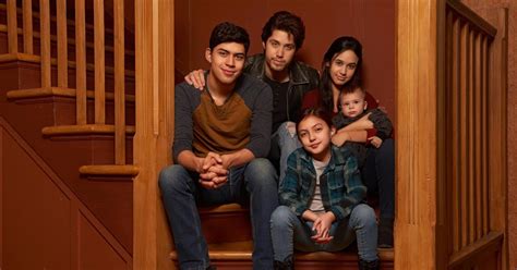 Freeforms Party Of Five Reboot Gets Premiere Date And Extended Sneak Peek