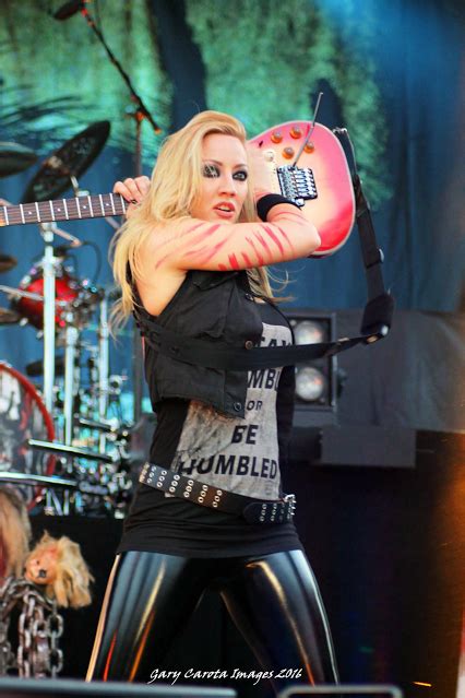 Nita Strauss Heavy Metal Girl Heavy Rock Female Guitarist Female