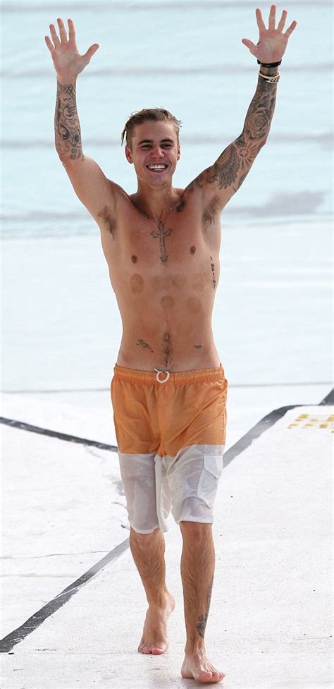 Vjbrendan Com Justin Bieber Takes A Dip In The Bondi Icebergs Pool In Sydney Australia